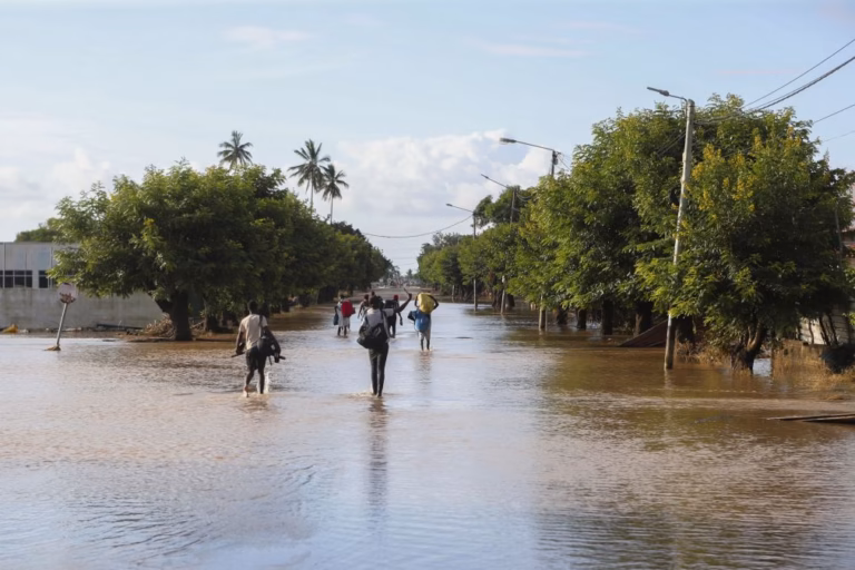 Moçambique sob aviso vermelho face ao ciclone tropical no sul do país