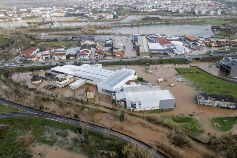 Leiria avalia segurança para regresso a casa de deslocados e para reabertura de vias