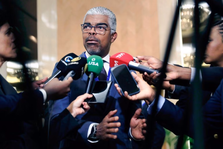 Angola vai avaliar taxas na aviação civil para impulsionar competitividade