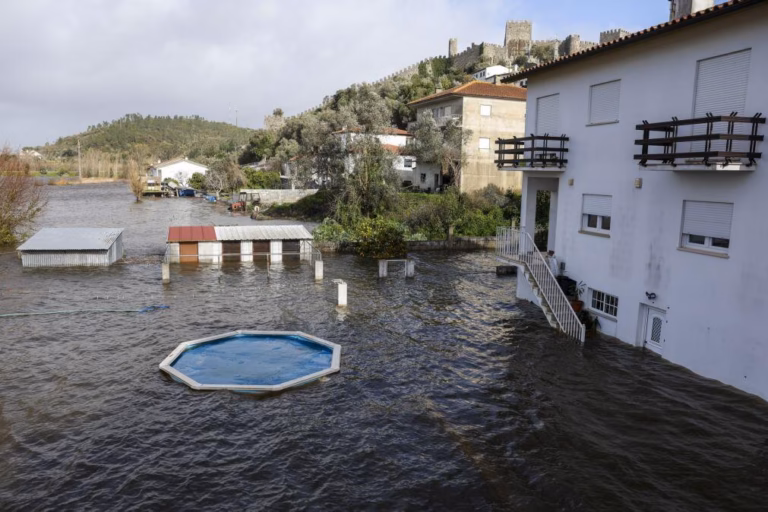 Governo aprova regime excecional para acelerar reparação de casas