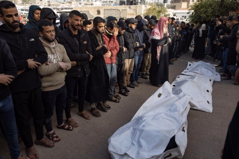 Israel mata 12 palestinianos em Gaza, 601 desde cessar-fofo