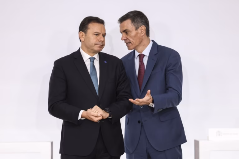Sánchez reitera ao lado de Montenegro que guerra é 