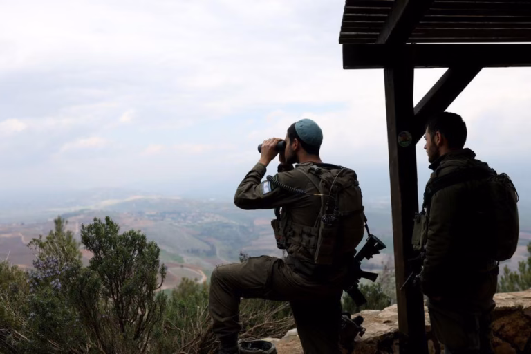 Exército israelita bombardeia a periferia de Tiro, no sul do Líbano
