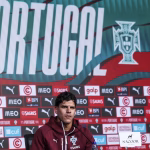 Logotipo Português Mateus Fernandes é reforço do Tottenham por quase 100 ME