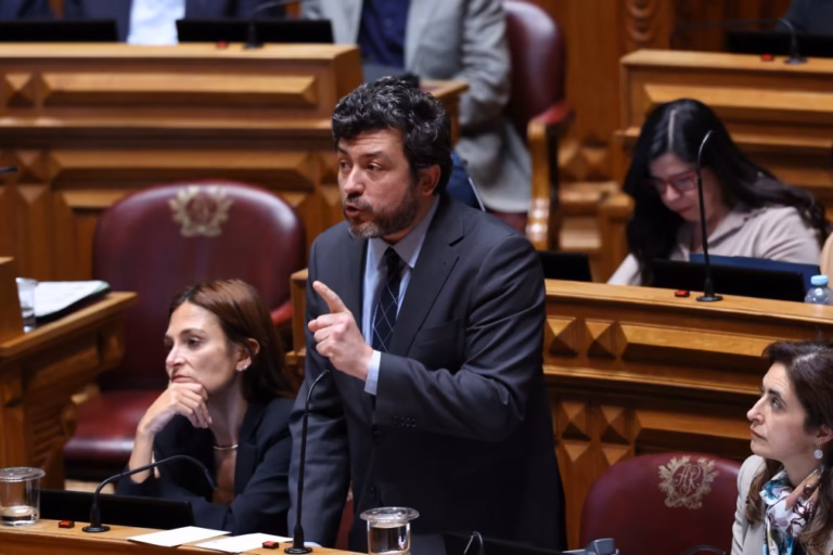 PS acusa PSD, CDS e Chega de não resolverem parte das inconstitucionalidades da lei da nacionalidade