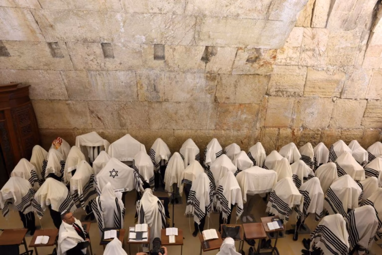 Tribunal de Israel aumenta para 100 o número de fiéis no Muro das Lamentações