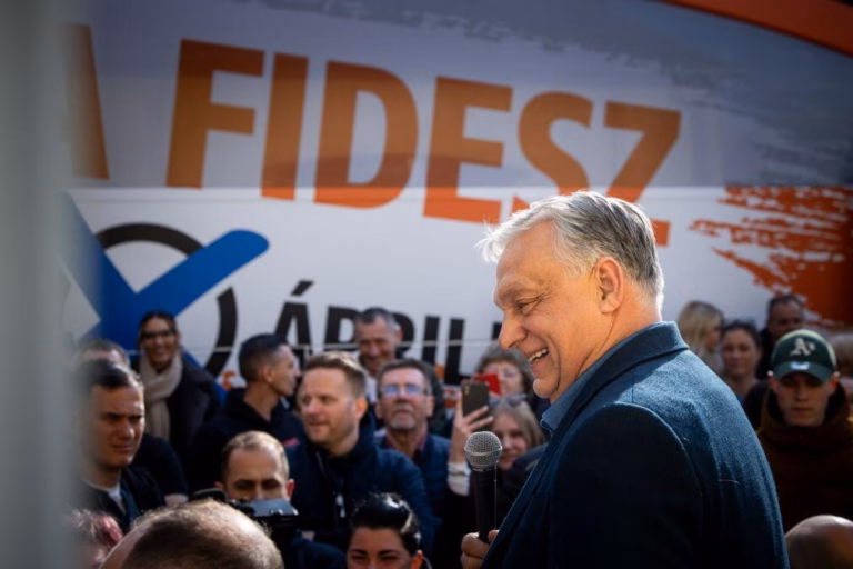 Hungria/Eleições: Húngaros já estão a votar para escolher entre Orbán e Magyar