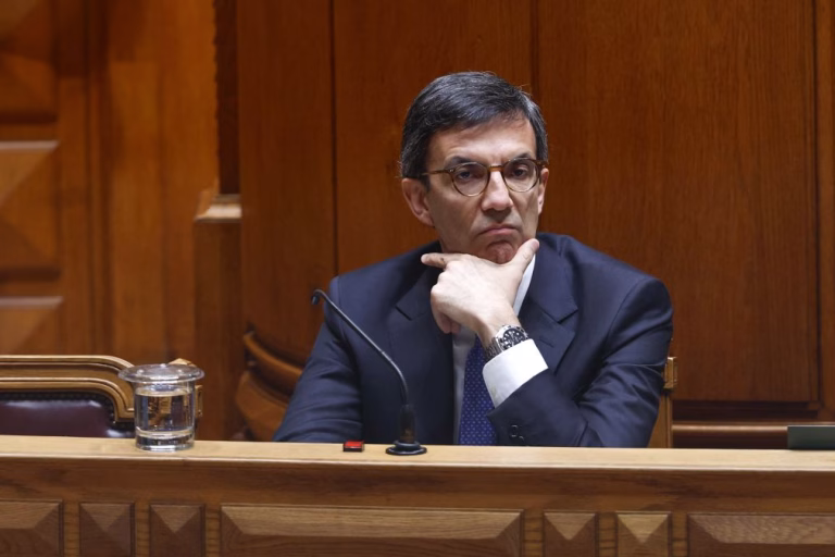 Grande parte dos 'internamentos sociais' nos hospitais aguarda vaga em lar - Governo