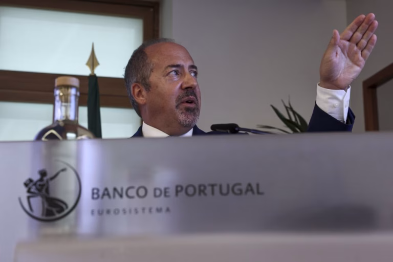 Santos Pereira teve mais-valias de 3.361 euros com ações que depois doou