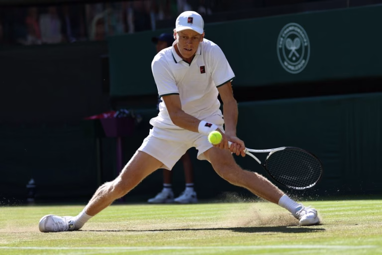 Jannik Sinner bate norte-americano Jenson Brooksby e está nos 'oitavos' de Wimbledon