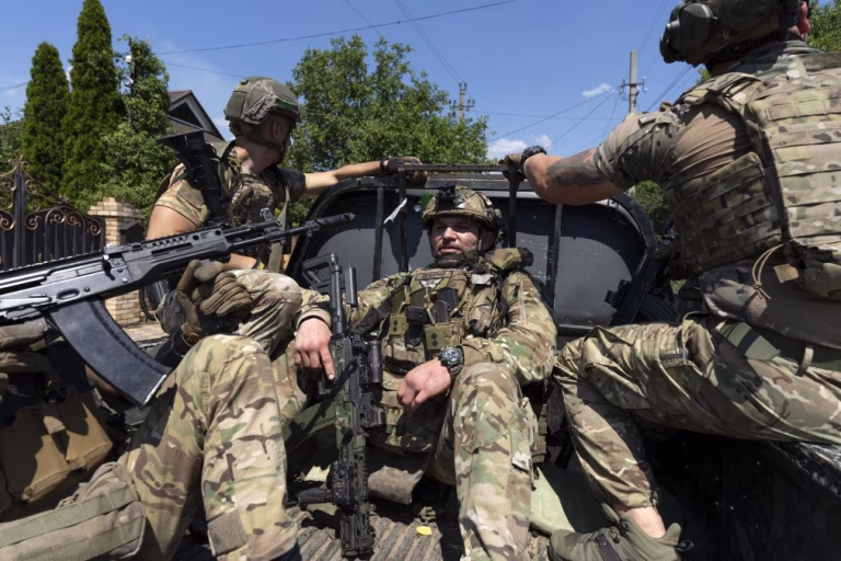 Ucrânia nega que Rússia tenha tomado cidade estratégica de Kostiantynivka