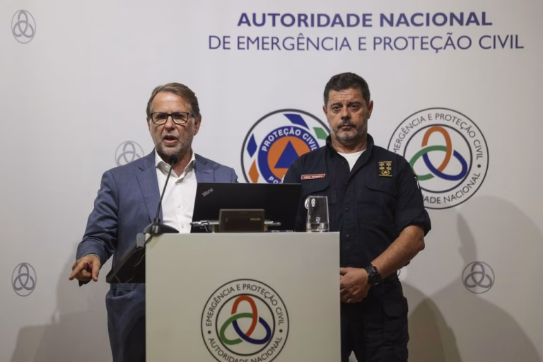 Incêndio em Vouzela já queimou 13 mil hectares e é o mais preocupante - Proteção Civil