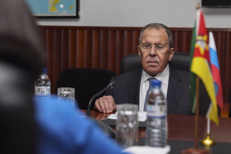 Lavrov diz que Ocidente é hipócrita e 