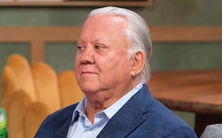 Casados – Carlos revela as verdadeiras intenções de Paula: “Até casava com…”