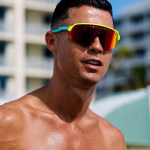 Logotipo Cristiano Ronaldo A primeira foto das férias de CR7 ao lado de Georgina Rodríguez após o Mundial