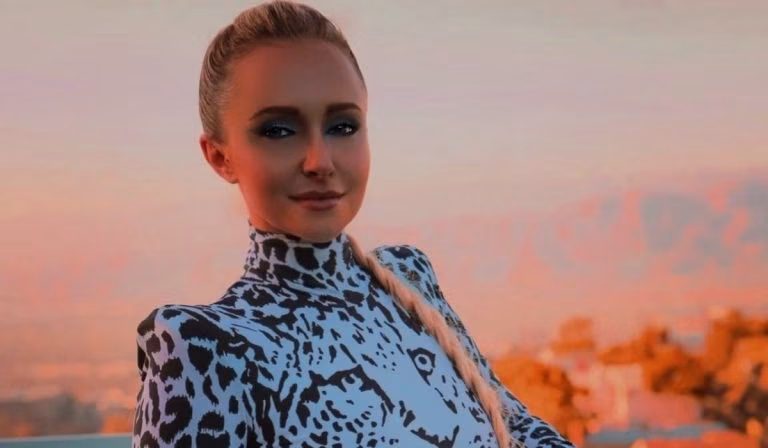 Hayden Panettiere acusa mãe de usar supercola em dente que caiu