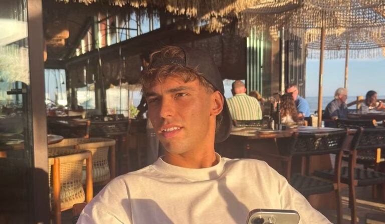 João Félix apanhado aos beijos com ‘bomba’! Saiba tudo sobre o novo amor do futebolista