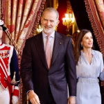 Logotipo Letizia - De mangas a garrafas de água: a lista de presentes inusitados oferecidos à Família Real Espanhola