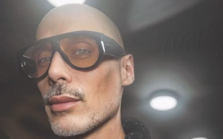 Pedro Crispim – Surge com fato de banho ousado: “Sofro de falta de ar…”