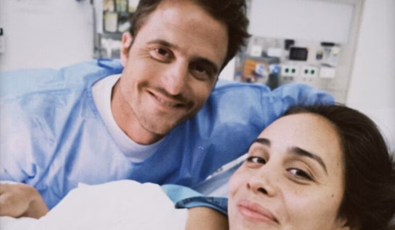 Rita Patrocínio e Tiago Teotónio Pereira já são pais novamente! Eis as primeiras fotos do rosto da bebé