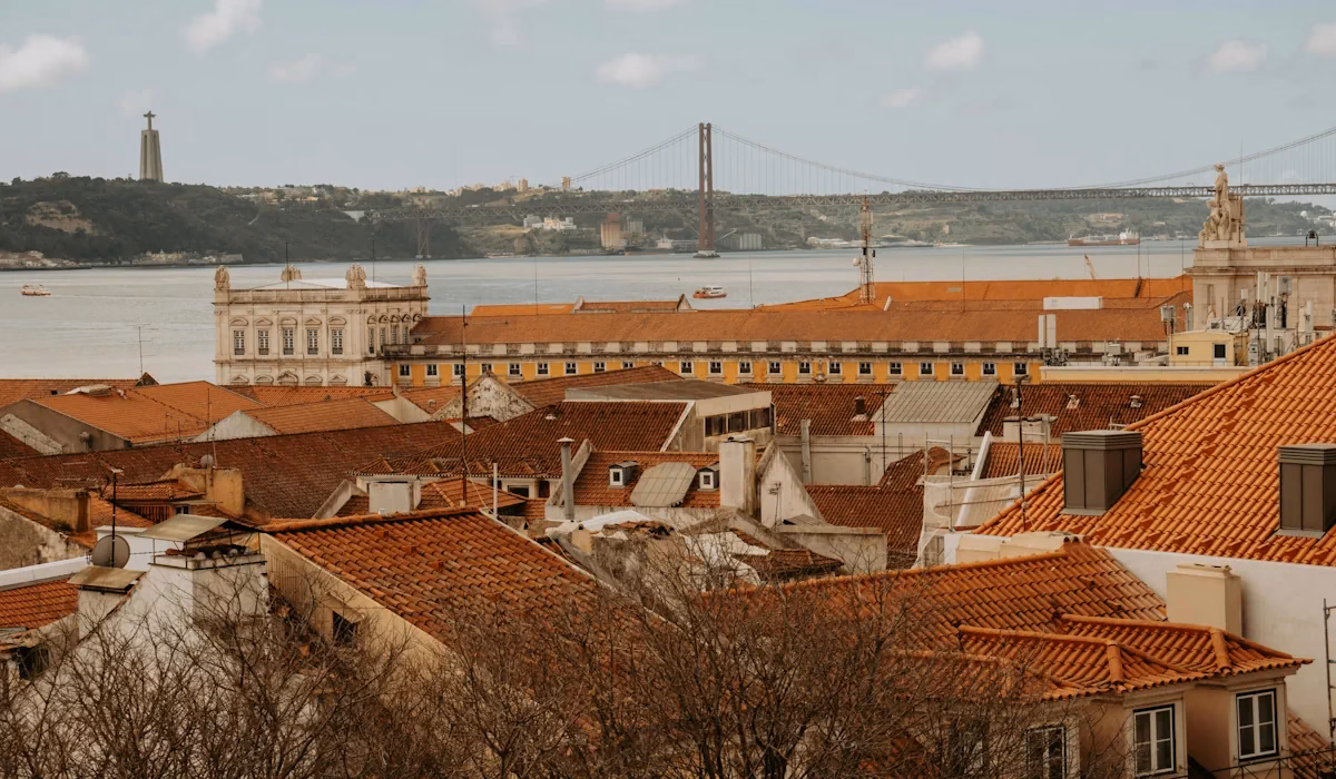 Tempo para amanhã: Portugal sob alerta de trovoada, granizo e poeiras