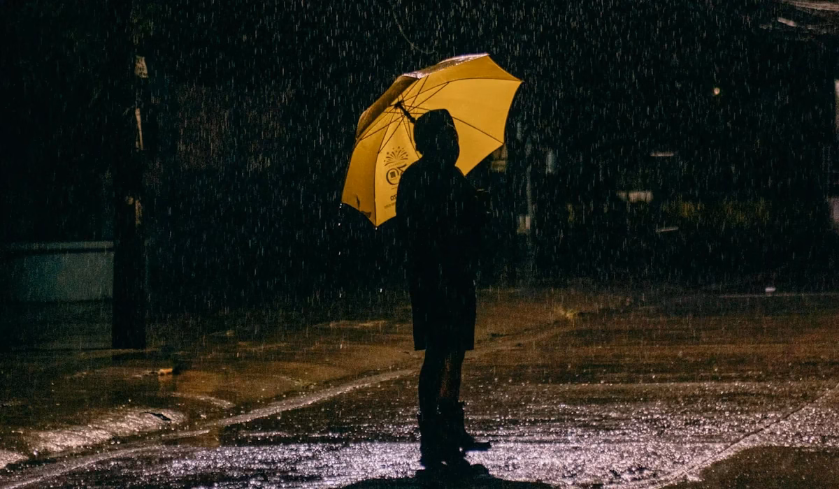 Previsão do tempo para amanhã: Chuva e descida térmica dominam o país