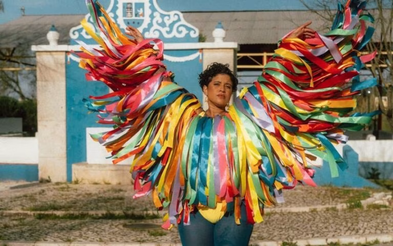 Blaya – Casa em segredo e surpreende com vestido de noiva que foge COMPLETAMENTE ao tradicional